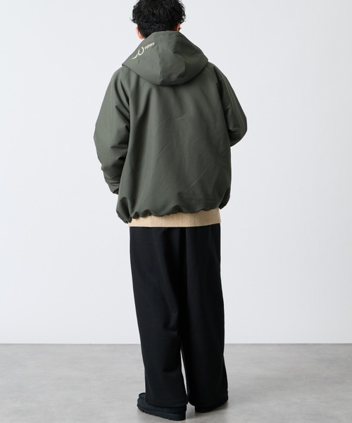 FRED PERRY（フレッドペリー）の「【WEB先行予約】[FRED PERRY/フレッドペリー] 別注 パデッド フード刺繍シェルジャケット（ブルゾン・レディース・ネイビー/ダークグリーン/ブラック・XL/M/L/S）」の5枚目の写真