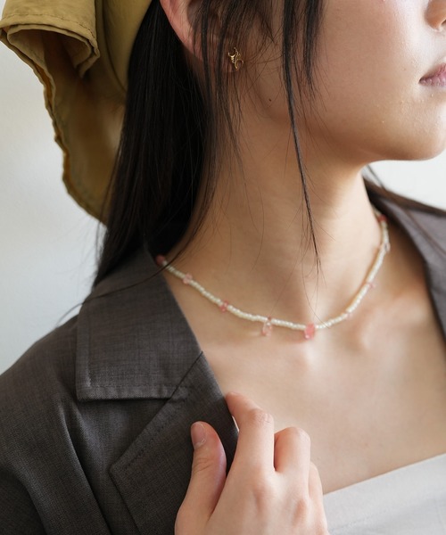Kotoe(コトエ)の「【UNISEX】 ストーン調 ガラスビーズチョーカー(チョーカー・レディース・ピンク/グリーン/ストーン/パープル/マルチ/ブラウン/ブラック・FREE)」の6枚目の写真