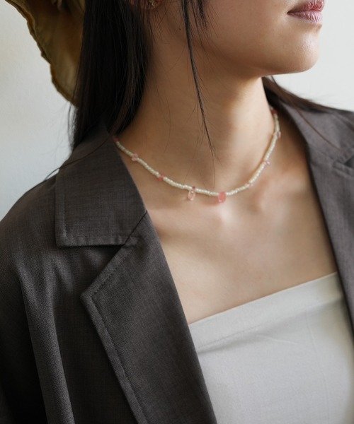 Kotoe(コトエ)の「【UNISEX】 ストーン調 ガラスビーズチョーカー(チョーカー・レディース・ピンク/グリーン/ストーン/パープル/マルチ/ブラウン/ブラック・FREE)」の21枚目の写真