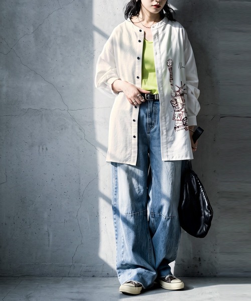antiqua(アンティカ)の「アートプリント シャツ(シャツ/ブラウス・レディース・ホワイト/ブラック・ONESIZE)」の15枚目の写真