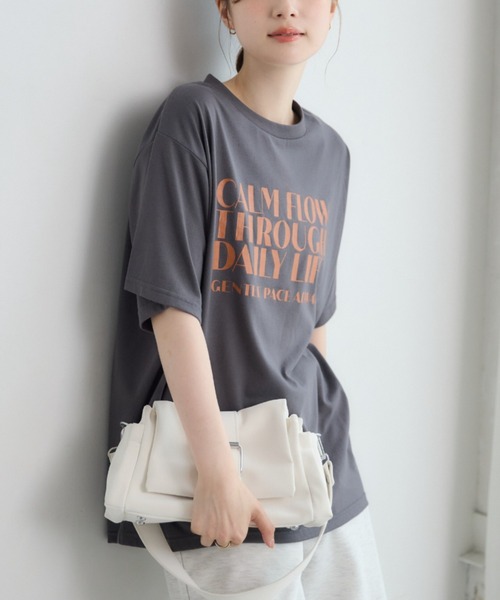 RETRO GIRL(レトロガール)の「クラックプリントBIGTシャツ(Tシャツ/カットソー・レディース・オフホワイト/チャコールグレー/ブラウン・FREE)」の3枚目の写真
