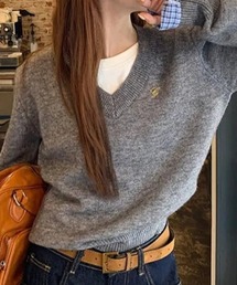 Vネックニットプルオーバー