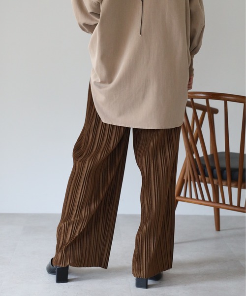 amini(アミニ)の「セルフカットベロア風プリーツパンツ(その他パンツ・レディース・ブラック/ブラウン/チャコールグレー・MEDIUM)」の8枚目の写真