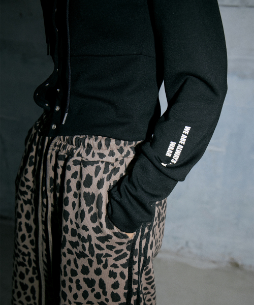 WAARFORWOMAN(ワール・フォー・ウーマン)の「WT-49 アイレットフードジップアップ(2カラー)(パーカー・レディース・チャコールグレー/ブラック・FREE)」の9枚目の写真