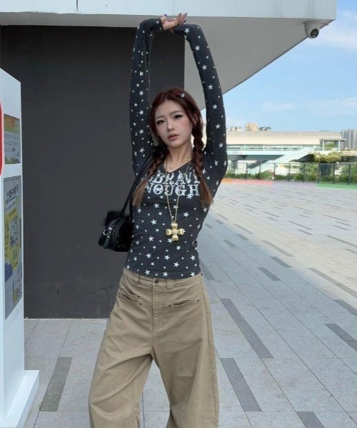 Teem Store（チームストア）の「星柄英文字VネックロンT（Tシャツ/カットソー・レディース・ホワイト/グレー・M/L）」の15枚目の写真