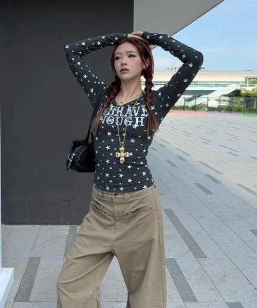 Teem Store（チームストア）の「星柄英文字VネックロンT（Tシャツ/カットソー・レディース・ホワイト/グレー・M/L）」の16枚目の写真
