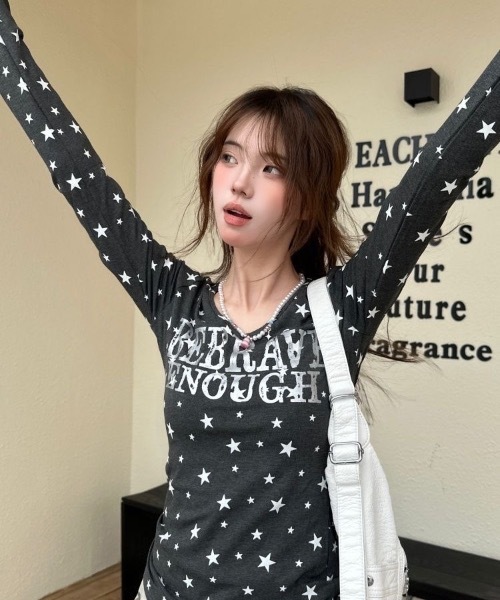 Teem Store（チームストア）の「星柄英文字VネックロンT（Tシャツ/カットソー・レディース・ホワイト/グレー・M/L）」の19枚目の写真