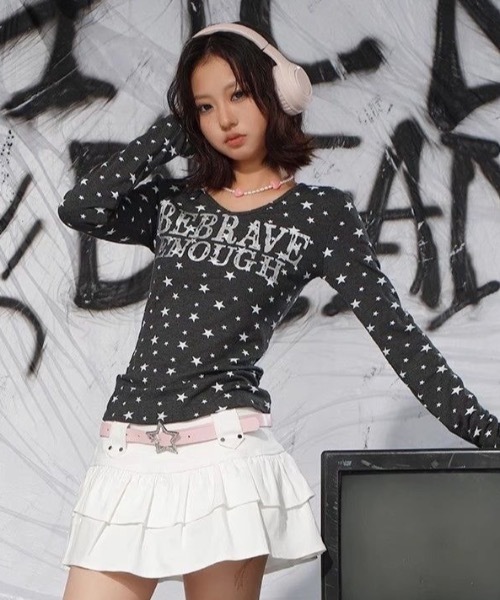 Teem Store（チームストア）の「星柄英文字VネックロンT（Tシャツ/カットソー・レディース・ホワイト/グレー・M/L）」の7枚目の写真