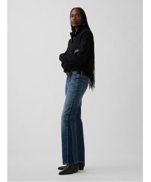 GAP（ギャップ）の「ミッドライズ リラックスフィット ストレートデニム（デニムパンツ・レディース・ダークインディゴブルー・30/29/28/27/26/25/24/23）」の6枚目の写真