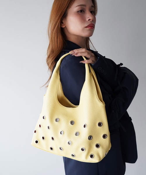 SANSeLF(サンセルフ)の「【SANSeLF】ハトメデザインショルダーバッグ saa26a018(ショルダーバッグ・レディース・ブラック/イエロー・FREE)」の5枚目の写真