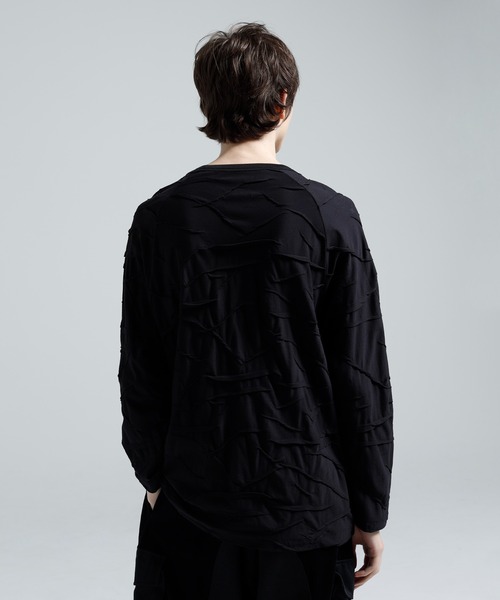 Y-3(ワイスリー)の「Y-3 PLEATED OVERSIZED LONG SLEEVE TEE(Tシャツ/カットソー・メンズ・ブラック・X-LARGE/XX-LARGE/X-SMALL/SMALL/MEDIUM/LARGE)」の4枚目の写真