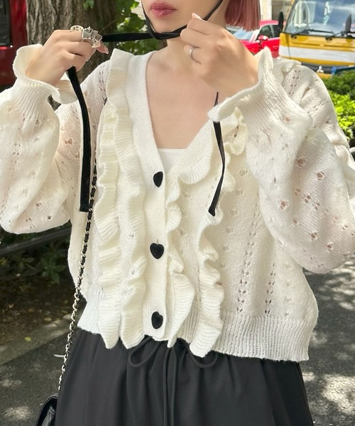 Alley Tokyo（アリートーキョー）の「ハートボタンフリフリ透かし編みカーデ（カーディガン/ボレロ・レディース・オフホワイト/ブルー・FREE）」の4枚目の写真