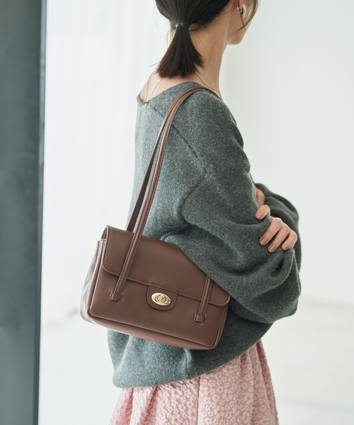 SLOBE IENA(スローブイエナ)の「SLOBE レザーフラップショルダーバッグ(ショルダーバッグ・レディース・ブラウン/ブラック・FREE)」の15枚目の写真