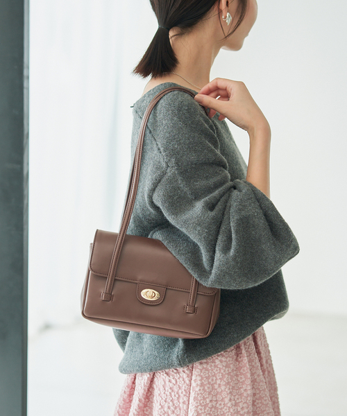 SLOBE IENA(スローブイエナ)の「SLOBE レザーフラップショルダーバッグ(ショルダーバッグ・レディース・ブラウン/ブラック・FREE)」の16枚目の写真