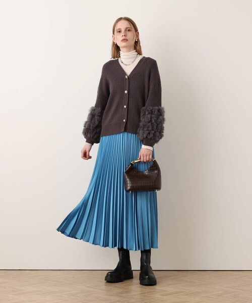 allureville(アルアバイル)の「ラビットカフ片畦2WAY プルオーバー(ニット/セーター・レディース・ネイビー/ブラウン/チャコールグレー・2)」の4枚目の写真