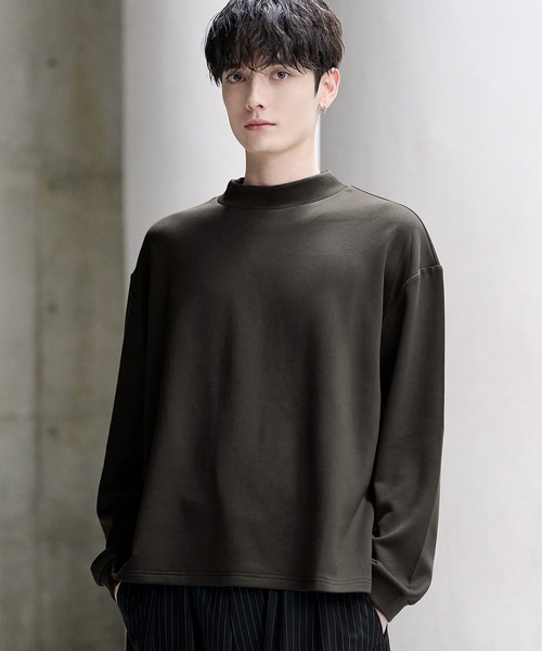 ETELIO(エテリオ)の「【吸湿発熱】機能性ポンチモックネックプルオーバー(Tシャツ/カットソー・メンズ・ブラック/ブラウン/チャコール/ホワイト・XL/L/S/M)」の4枚目の写真