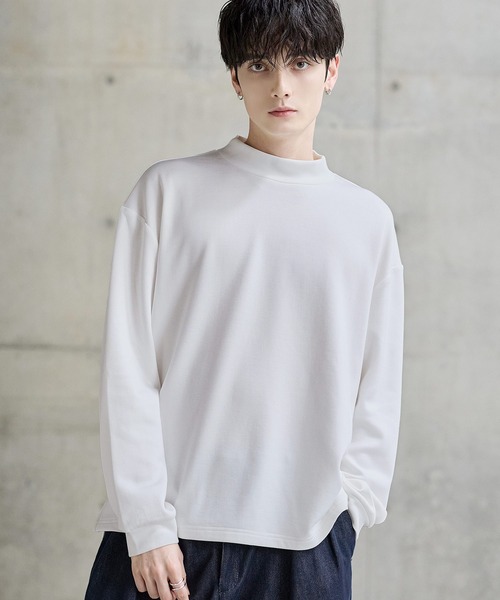 ETELIO(エテリオ)の「【吸湿発熱】機能性ポンチモックネックプルオーバー(Tシャツ/カットソー・メンズ・ブラック/ブラウン/チャコール/ホワイト・XL/L/S/M)」の1枚目の写真