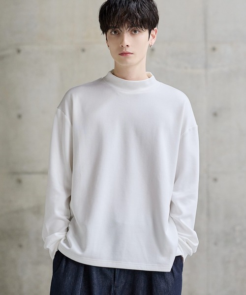 ETELIO(エテリオ)の「【吸湿発熱】機能性ポンチモックネックプルオーバー(Tシャツ/カットソー・メンズ・ブラック/ブラウン/チャコール/ホワイト・XL/L/S/M)」の5枚目の写真