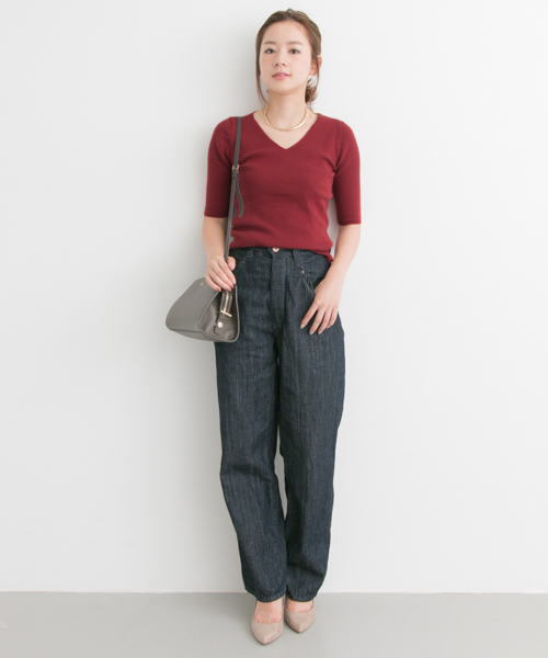 URBAN RESEARCH（アーバンリサーチ）の「UR 5分袖Vネックリブニット（ニット/セーター・レディース・ネイビー/オフホワイト/レッド/キャメル・FREE）」の16枚目の写真