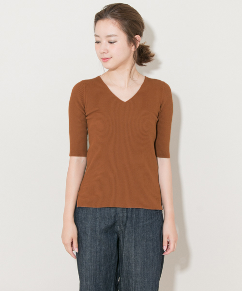 URBAN RESEARCH（アーバンリサーチ）の「UR 5分袖Vネックリブニット（ニット/セーター・レディース・ネイビー/オフホワイト/レッド/キャメル・FREE）」の10枚目の写真