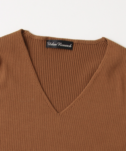 URBAN RESEARCH（アーバンリサーチ）の「UR 5分袖Vネックリブニット（ニット/セーター・レディース・ネイビー/オフホワイト/レッド/キャメル・FREE）」の13枚目の写真