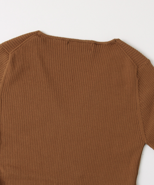 URBAN RESEARCH（アーバンリサーチ）の「UR 5分袖Vネックリブニット（ニット/セーター・レディース・ネイビー/オフホワイト/レッド/キャメル・FREE）」の9枚目の写真