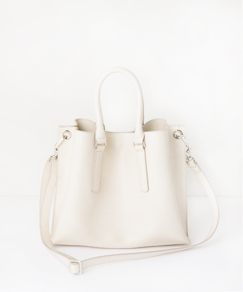 STUDIOUS(ステュディオス)の「STUDIOUS 2WAYシャインコンパクトBAG(ショルダーバッグ・レディース・ブラック/アイボリー/ピンク・FREE)」の1枚目の写真