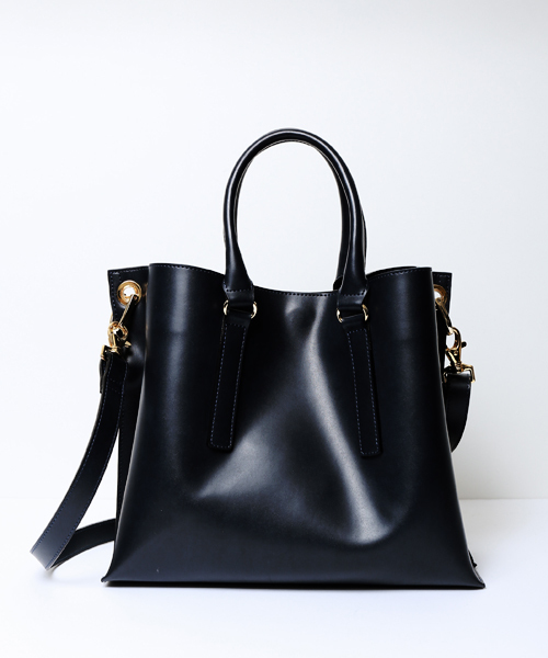 STUDIOUS(ステュディオス)の「STUDIOUS 2WAYシャインコンパクトBAG(ショルダーバッグ・レディース・ブラック/アイボリー/ピンク・FREE)」の2枚目の写真