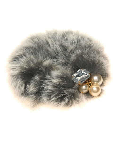 earth music&ecology（アースミュージックアンドエコロジー）の「Far Bijou/Band（ヘアバンド・レディース・アイボリー/グレー/ベージュ・FREE）」の2枚目の写真