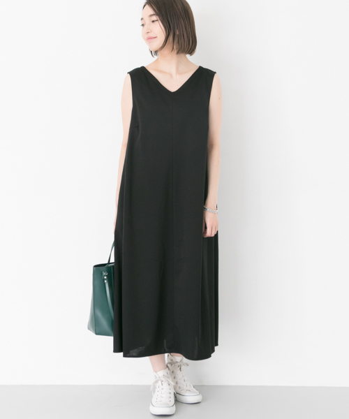 URBAN RESEARCH（アーバンリサーチ）の「スーピマコットンVネックノースリーブワンピース（ワンピース・レディース・グリーン/ブラウン系その他/ブラック・FREE）」の4枚目の写真