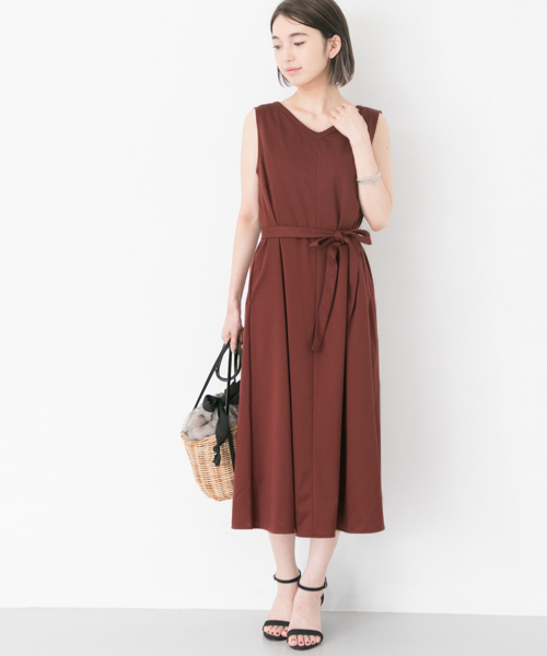 URBAN RESEARCH（アーバンリサーチ）の「スーピマコットンVネックノースリーブワンピース（ワンピース・レディース・グリーン/ブラウン系その他/ブラック・FREE）」の5枚目の写真