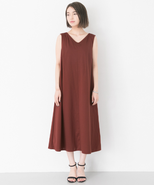 URBAN RESEARCH（アーバンリサーチ）の「スーピマコットンVネックノースリーブワンピース（ワンピース・レディース・グリーン/ブラウン系その他/ブラック・FREE）」の7枚目の写真