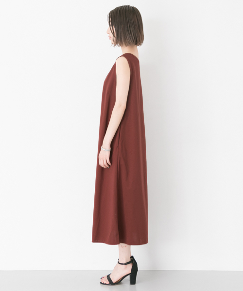 URBAN RESEARCH（アーバンリサーチ）の「スーピマコットンVネックノースリーブワンピース（ワンピース・レディース・グリーン/ブラウン系その他/ブラック・FREE）」の8枚目の写真