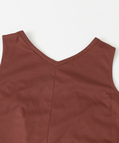 URBAN RESEARCH（アーバンリサーチ）の「スーピマコットンVネックノースリーブワンピース（ワンピース・レディース・グリーン/ブラウン系その他/ブラック・FREE）」の16枚目の写真