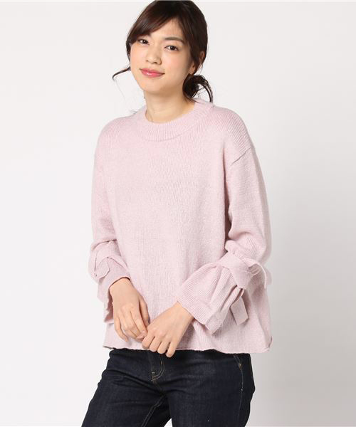 earth music&ecology（アースミュージックアンドエコロジー）の「・袖口ベルトニットプルオーバー（ニット/セーター・レディース・ブラック/サックスブルー/アイボリー/ライトピンク・FREE）」の4枚目の写真