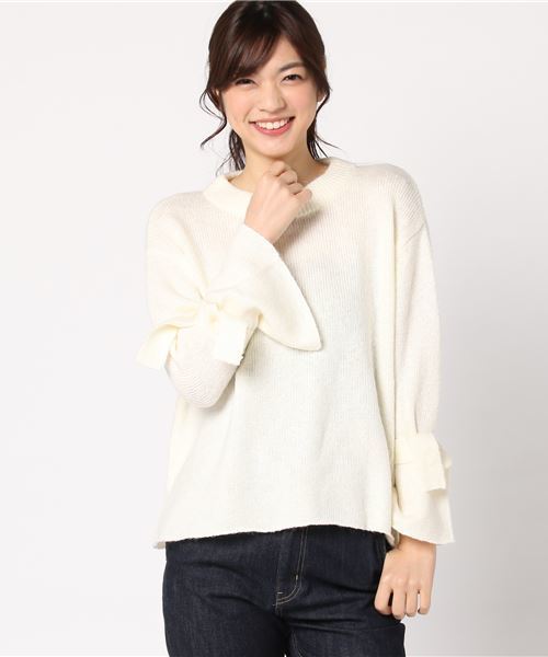 earth music&ecology（アースミュージックアンドエコロジー）の「・袖口ベルトニットプルオーバー（ニット/セーター・レディース・ブラック/サックスブルー/アイボリー/ライトピンク・FREE）」の2枚目の写真