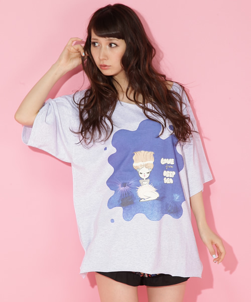 goocy（グーシー）の「【FOXY illustrations×goocy】DeepSeaオーバーTシャツ（Tシャツ/カットソー・レディース・ライトグレー/ホワイト・FREE）」の2枚目の写真