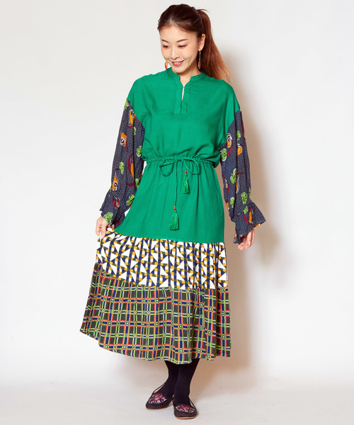 チャイハネ（チャイハネ）の「【チャイハネ】レトロ柄キャンディスリーブワンピース（ワンピース・レディース・イエロー/ブルー/グリーン・FREE）」の2枚目の写真