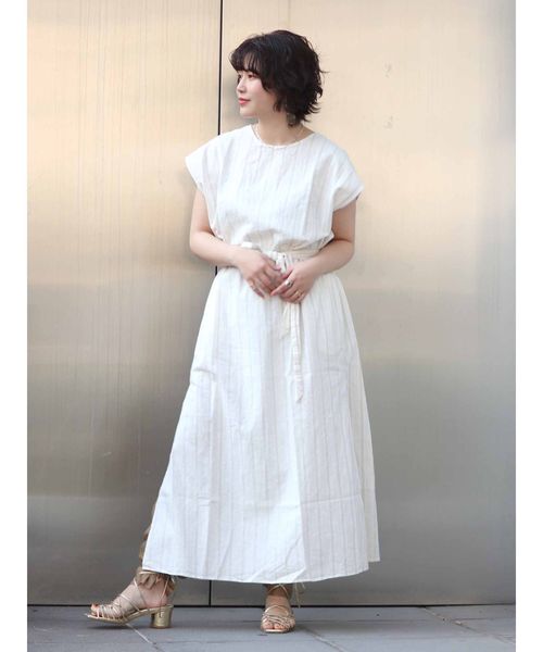 Ungrid（アングリッド）の「バックオープンストライプワンピース（ワンピース・レディース・ブラック/ベージュ・FREE）」の2枚目の写真