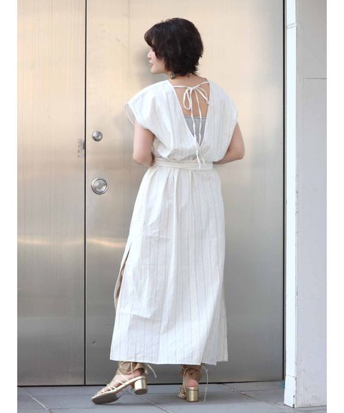 Ungrid（アングリッド）の「バックオープンストライプワンピース（ワンピース・レディース・ブラック/ベージュ・FREE）」の6枚目の写真