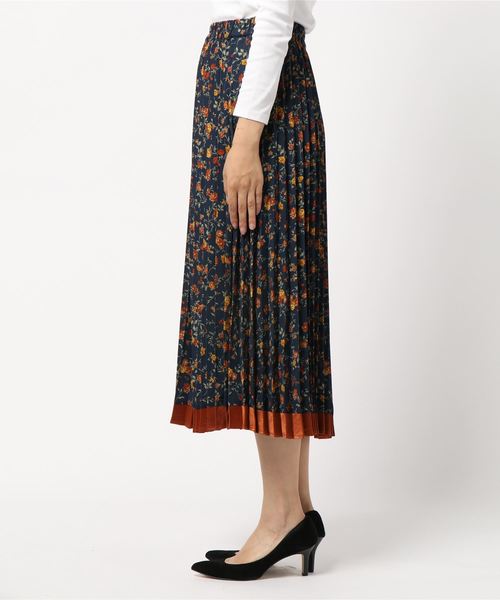 axes femme（アクシーズファム）の「ヴィンテージ小花柄スカート（スカート・レディース・ブラック/ネイビー/ピンク・MEDIUM）」の4枚目の写真