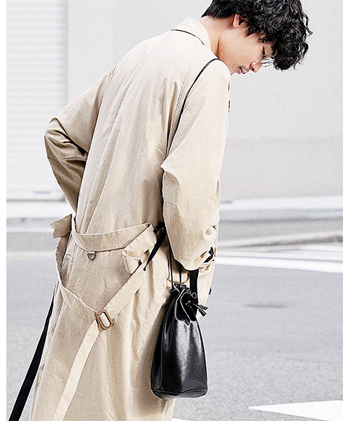 DEVICE（デバイス）の「【WEARISTA じーたー×DEVICE コラボ】Rename 3WAY カウレザー 巾着 ショルダーバッグ（ショルダーバッグ・レディース・ブラック/ダークブラウン/ホワイト・FREE）」の4枚目の写真