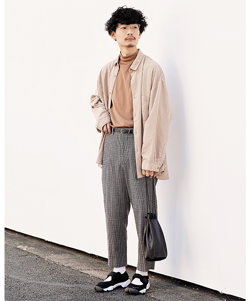 DEVICE（デバイス）の「【WEARISTA じーたー×DEVICE コラボ】Rename 3WAY カウレザー 巾着 ショルダーバッグ（ショルダーバッグ・レディース・ブラック/ダークブラウン/ホワイト・FREE）」の18枚目の写真