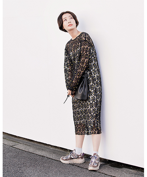 DEVICE（デバイス）の「【WEARISTA じーたー×DEVICE コラボ】Rename 3WAY カウレザー 巾着 ショルダーバッグ（ショルダーバッグ・レディース・ブラック/ダークブラウン/ホワイト・FREE）」の21枚目の写真