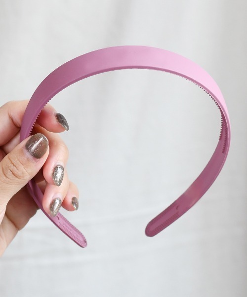 Fun & Daily（ファンアンドデイリー）の「F&D : ワイドマットカチューシャ（カチューシャ・レディース・ブラック/ベージュ/ネイビー/レッド/ワインレッド/イエロー/グリーン・FREE）」の7枚目の写真