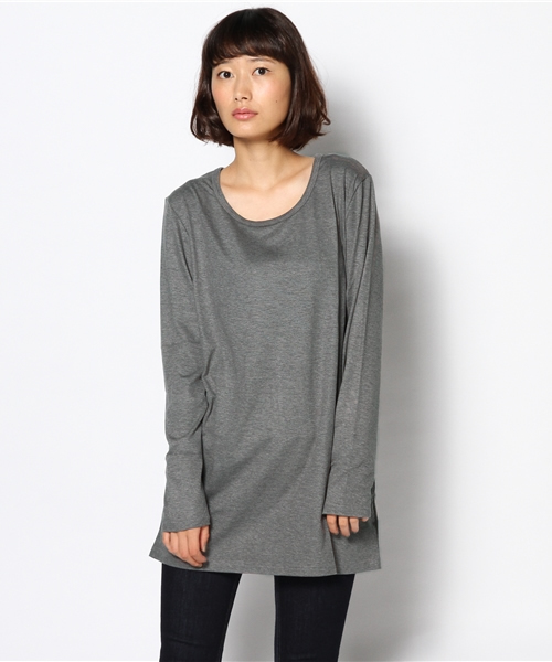 and it_(アンドイット)の「のびのびシンプルカラーロングカットソー(Tシャツ/カットソー・レディース・パープル/マスタード/ピンク/オレンジ/ダークブラウン/グレイッシュベージュ/カーキ/ライム/ロイヤルブルー/オフホワイト/グレー/ヘザーチャコール/ライトグレー/杢グレー/ブラウン/グリーン/イエロー/グレー系その他/ネイビー/ブラック/ホワイト×ブラック/ホワイト×ネイビー/ネイビー×ホワイト/ブラック×ホワイト・XL/M/L/4L/3L)」の9枚目の写真