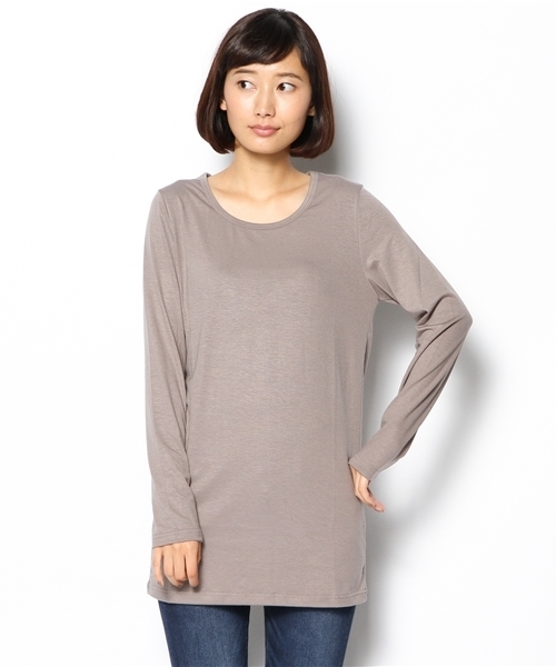 and it_(アンドイット)の「のびのびシンプルカラーロングカットソー(Tシャツ/カットソー・レディース・パープル/マスタード/ピンク/オレンジ/ダークブラウン/グレイッシュベージュ/カーキ/ライム/ロイヤルブルー/オフホワイト/グレー/ヘザーチャコール/ライトグレー/杢グレー/ブラウン/グリーン/イエロー/グレー系その他/ネイビー/ブラック/ホワイト×ブラック/ホワイト×ネイビー/ネイビー×ホワイト/ブラック×ホワイト・XL/M/L/4L/3L)」の14枚目の写真