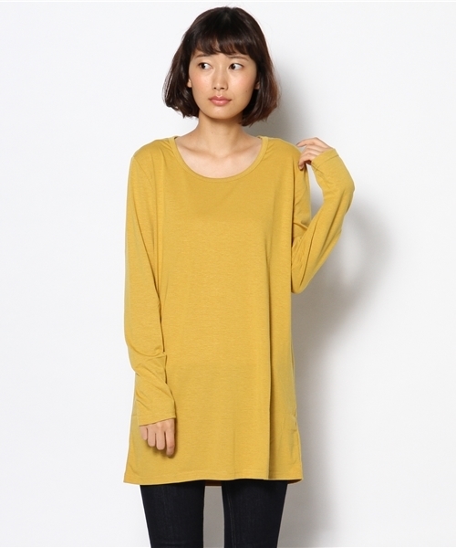 and it_(アンドイット)の「のびのびシンプルカラーロングカットソー(Tシャツ/カットソー・レディース・パープル/マスタード/ピンク/オレンジ/ダークブラウン/グレイッシュベージュ/カーキ/ライム/ロイヤルブルー/オフホワイト/グレー/ヘザーチャコール/ライトグレー/杢グレー/ブラウン/グリーン/イエロー/グレー系その他/ネイビー/ブラック/ホワイト×ブラック/ホワイト×ネイビー/ネイビー×ホワイト/ブラック×ホワイト・XL/M/L/4L/3L)」の22枚目の写真