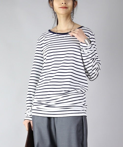 and it_(アンドイット)の「のびのびシンプルカラーロングカットソー(Tシャツ/カットソー・レディース・パープル/マスタード/ピンク/オレンジ/ダークブラウン/グレイッシュベージュ/カーキ/ライム/ロイヤルブルー/オフホワイト/グレー/ヘザーチャコール/ライトグレー/杢グレー/ブラウン/グリーン/イエロー/グレー系その他/ネイビー/ブラック/ホワイト×ブラック/ホワイト×ネイビー/ネイビー×ホワイト/ブラック×ホワイト・XL/M/L/4L/3L)」の4枚目の写真