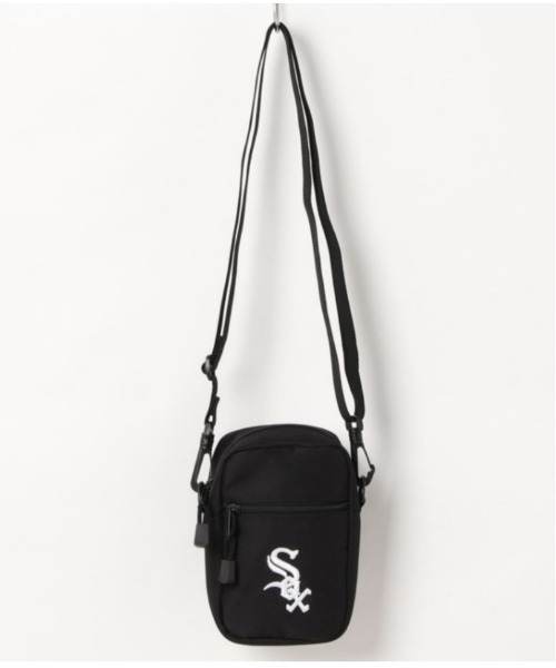 MLB（メジャーリーグベースボール）の「MLB ショルダーバッグ（ショルダーバッグ・レディース・ブラック/ネイビー/ホワイト系その他/ブラック系その他/ブルー系その他/レッド系その他/ホワイト×ネイビー/ホワイト系その他2/ブラック系その他2/ブラック系その他3/ホワイト×レッド/ブラック×ホワイト/ブラック×ブラック/イエロー/ベージュ/ブラック系その他7/ブルー系その他2/ブラック系その他4/ブラック系その他5/ブラック系その他6/ブラック×ゴールド/レオパード/カモフラージュ/ブラウン/ダークグリーン/アニマル・FREE）」の11枚目の写真
